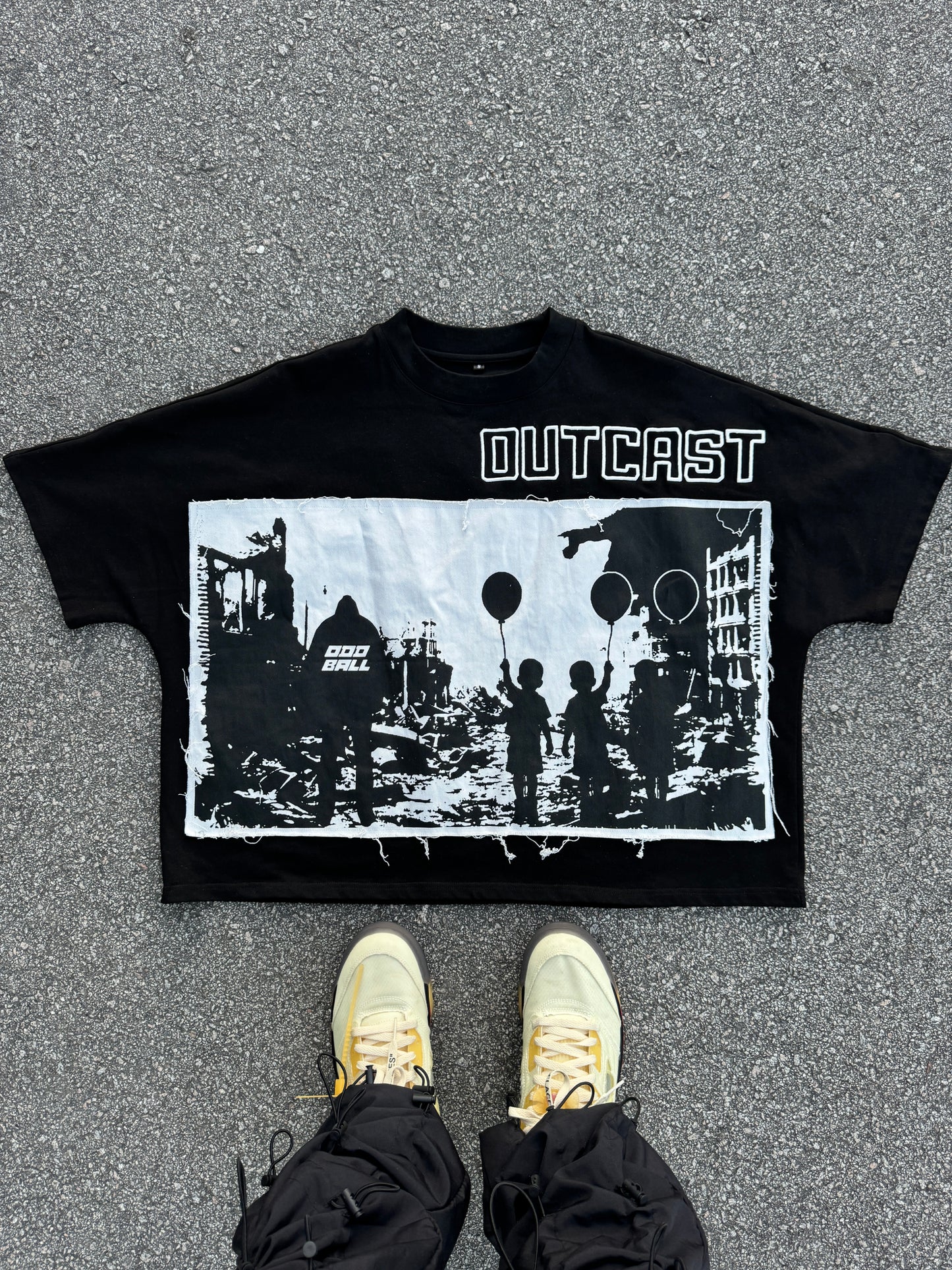 Outcast tee