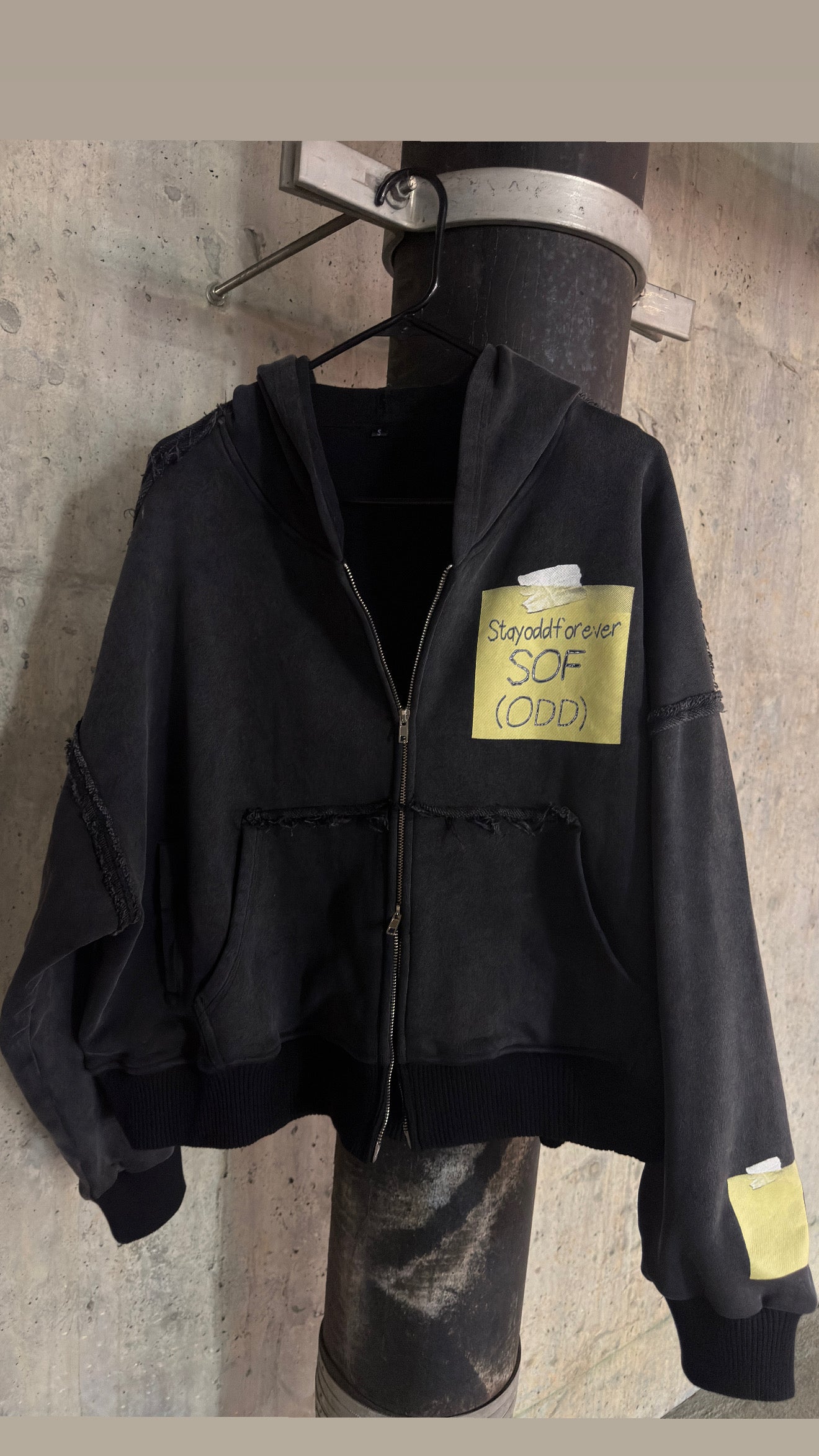 “Sticky Note” Zip up